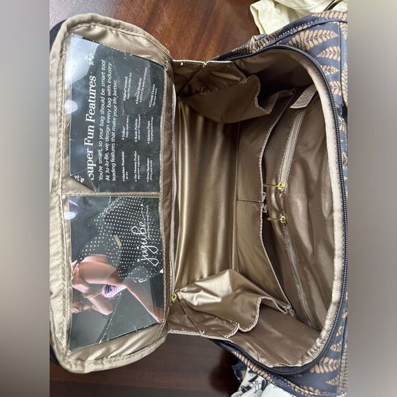 JuJuBe Be Prepared Diaper/Travel Bag - The Versailles - Picture 4 of 14